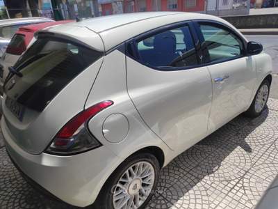 Lancia Ypsilon lancia Ypsilon 1.2 benzina 69cv 2013 lega usb Bianco usata Sant'Egidio del Monte Albino