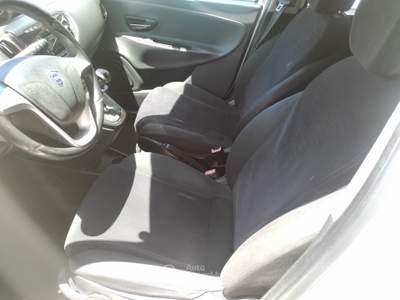 Lancia Ypsilon lancia Ypsilon 1.2 benzina 69cv 2013 lega usb Bianco usata Sant'Egidio del Monte Albino
