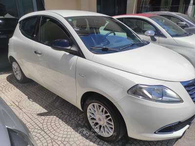 Lancia Ypsilon lancia Ypsilon 1.2 benzina 69cv 2013 lega usb Bianco usata Sant'Egidio del Monte Albino