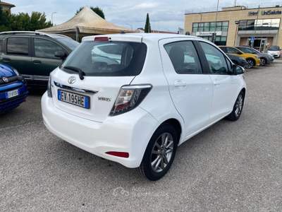 Toyota Yaris 1.4 D-4D 5 porte Active Bianco usata Sinalunga