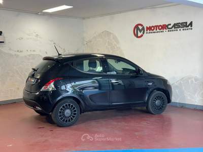 Lancia Ypsilon ADATTA A NEOPATENTATI Nero usata Roma