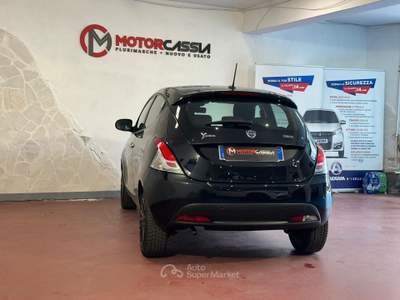 Lancia Ypsilon ADATTA A NEOPATENTATI Nero usata Roma