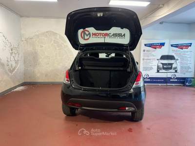 Lancia Ypsilon ADATTA A NEOPATENTATI Nero usata Roma