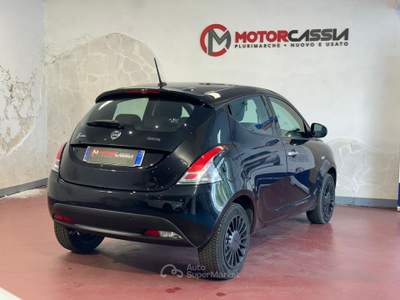 Lancia Ypsilon ADATTA A NEOPATENTATI Nero usata Roma