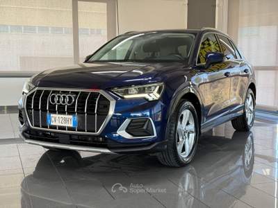 Audi Q3 Audi Q3 2.0 35 TDI Identity Black #8438 Blu/Azzurro usata CRISPIANO