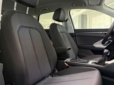 Audi Q3 Audi Q3 2.0 35 TDI Identity Black #8438 Blu/Azzurro usata CRISPIANO