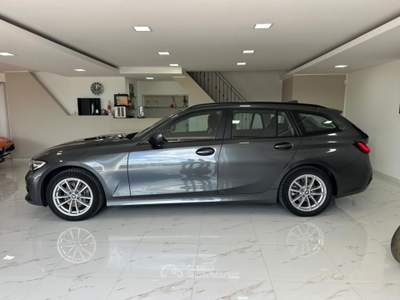 BMW Serie 3 318d d 48V Touring Business Advantage Grigio usata MASSAFRA