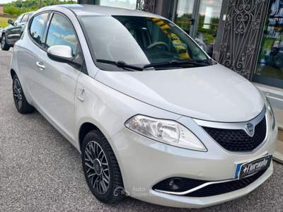 Lancia Ypsilon 1.2 69 CV 5 porte Mya Grigio usata Tarcento