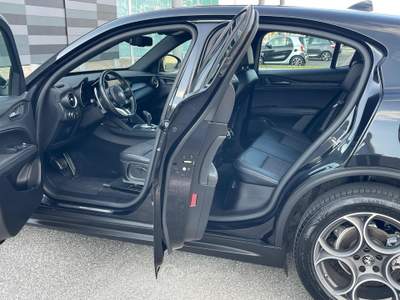 Alfa Romeo Stelvio 2.2 Turbodiesel 160 CV AT8 RWD Ti ULTIMO TIPO Nero usata Fiumicino