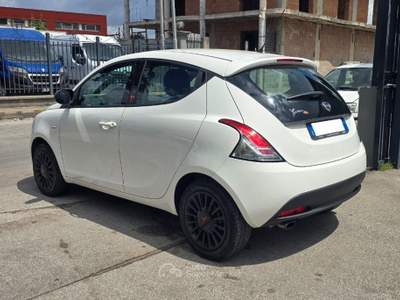 Lancia Ypsilon 1.2 69 CV 5 porte Elefantino Bianco usata Frattaminore