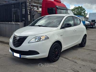 Lancia Ypsilon 1.2 69 CV 5 porte Elefantino Bianco usata Frattaminore