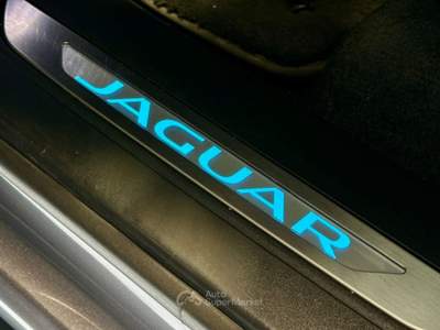 Jaguar F-Pace 2.0D 204CV AWD aut. R-Dynamic Black *TETTO* Grigio usata Cassina de' Pecchi