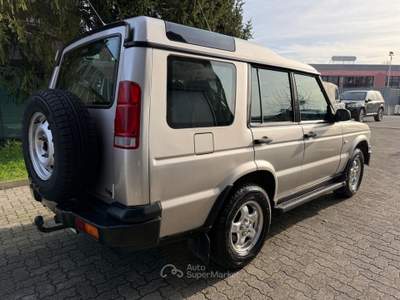Land Rover Discovery 2.5 Td5 5 porte*GANCIO TRAINO* Grigio usata Parma