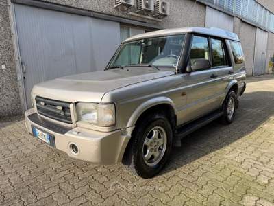 Land Rover Discovery 2.5 Td5 5 porte*GANCIO TRAINO* Grigio usata Parma