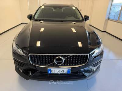 Volvo V60 Cross Country B4 (d) AWD automatico Plus**MOTORE NUOVO** Nero usata Parma