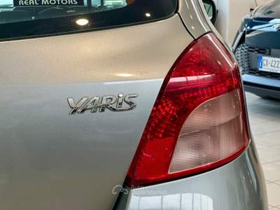 Toyota Yaris 1.0 5p. Sol *NEOPATENTATI* Grigio usata Cassina de' Pecchi