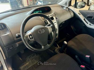 Toyota Yaris 1.0 5p. Sol *NEOPATENTATI* Grigio usata Cassina de' Pecchi