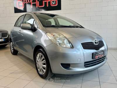 Toyota Yaris 1.0 5p. Sol *NEOPATENTATI* Grigio usata Cassina de' Pecchi