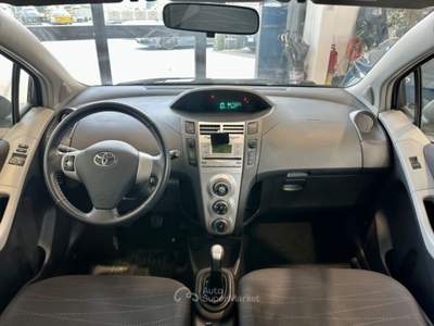 Toyota Yaris 1.0 5p. Sol *NEOPATENTATI* Grigio usata Cassina de' Pecchi