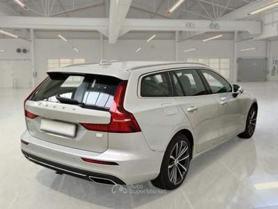 Volvo V60 VOLVO V60 T6 PLUG-IN AWD AUTOM.INSCR.EXPR. STATION WAGON usata Casei Gerola