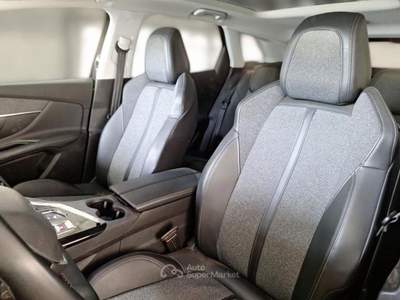 Peugeot 3008 PEUGEOT 3008 HYBRID 181 E-EAT8 ALLURE SUV usata Verona
