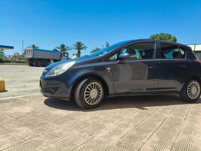 Opel Corsa OPEL CORSA 1.2 86CV usata Trinitapoli