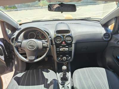 Opel Corsa OPEL CORSA 1.2 86CV usata Trinitapoli