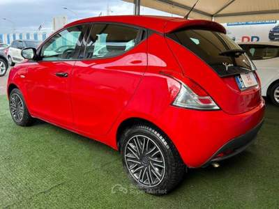 Lancia Ypsilon 1.2 Elefantino Blu ecochic Gpl 69cv my19 Rosso usata Pompei