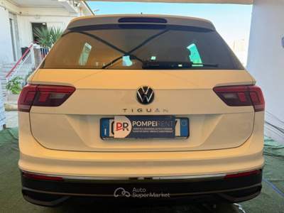 Volkswagen Tiguan 2.0 tdi Life 150cv dsg Bianco usata Pompei