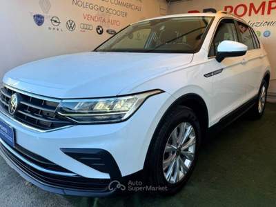 Volkswagen Tiguan 2.0 tdi Life 150cv dsg Bianco usata Pompei