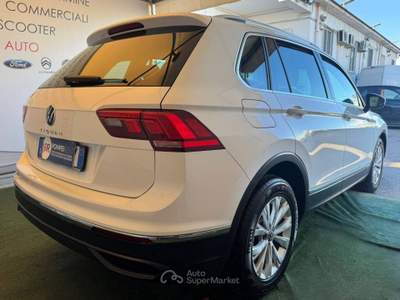 Volkswagen Tiguan 2.0 tdi Life 150cv dsg Bianco usata Pompei