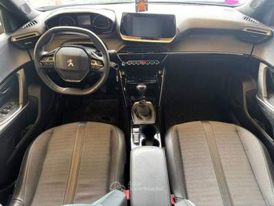Peugeot 2008 1.2 puretech Active s&s 100cv Nero usata Pompei