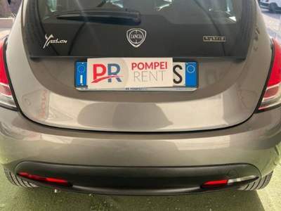 Lancia Ypsilon 1.0 firefly hybrid Gold s&s 70cv 5p.ti Argento usata Pompei