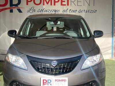 Lancia Ypsilon 1.0 firefly hybrid Gold s&s 70cv 5p.ti Argento usata Pompei
