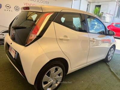 Toyota Aygo 1.0 x-wave tss 5p m-mt Bianco usata Pompei