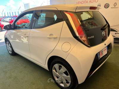 Toyota Aygo 1.0 x-wave tss 5p m-mt Bianco usata Pompei