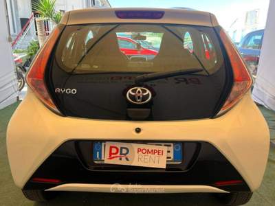 Toyota Aygo 1.0 x-wave tss 5p m-mt Bianco usata Pompei