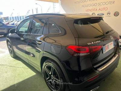 Mercedes-Benz GLA 220 d Sport 4matic auto Nero usata Pompei