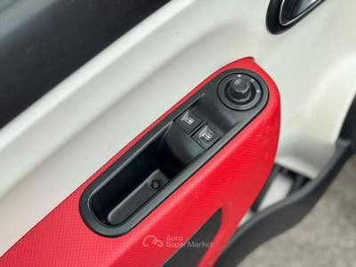 Renault Twingo Renault Twingo 1.0 SCe Live Nero usata Giugliano in Campania
