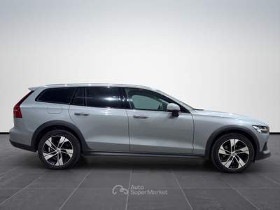 Volvo V60  cross country 2.0 b4 core awd auto Grigio usata Firenze