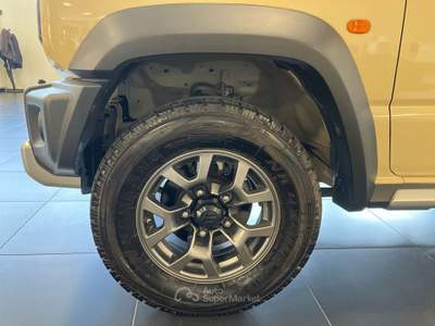 Suzuki Jimny Jimny 1.5 Top 4WD ALLGRIP Beige usata Como