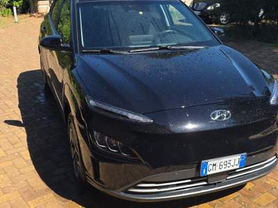Hyundai Kona 30500 KM, Acquistata usato ufficiale Hyundai, Come Nuova Nero usata Sammichele di Bari