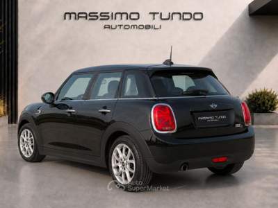 MINI Clubman 1.5 One D Business 5 porte Nero usata Casarano