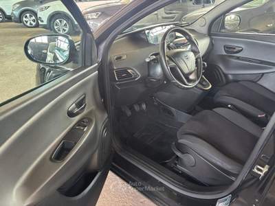 Lancia Ypsilon 1.2 69CV 5 porte S&S Platinum NEOPA usata Sommacampagna