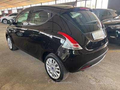 Lancia Ypsilon 1.2 69CV 5 porte S&S Platinum NEOPA usata Sommacampagna