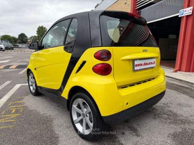 Smart ForTwo 0.8 cdi Pulse 45cv, NEOPATENTATI OK! Giallo usata Codroipo