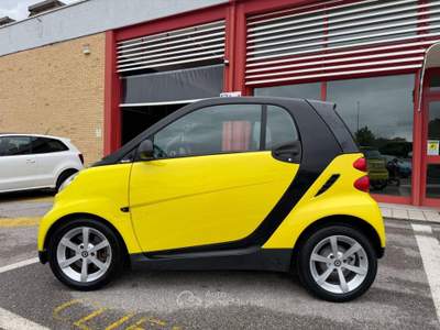 Smart ForTwo 0.8 cdi Pulse 45cv, NEOPATENTATI OK! Giallo usata Codroipo