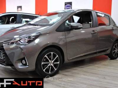 Toyota Yaris Yaris III 2017 5p 1.5h Active my18 * UNICO PROPRIETARIO * Bronzo usata Moncalieri