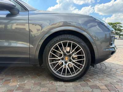 Porsche Cayenne 3.0 V6 E-Hybrid Grigio usata Castiglione delle Stiviere