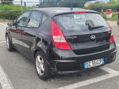 Hyundai i30 1.4 16V 109CV 5p. BlueDr. GPL Active Nero usata Genova